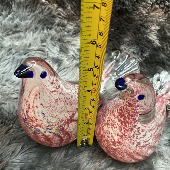 Two Glass Art red Birds with black beaks - Picture 13 of 16